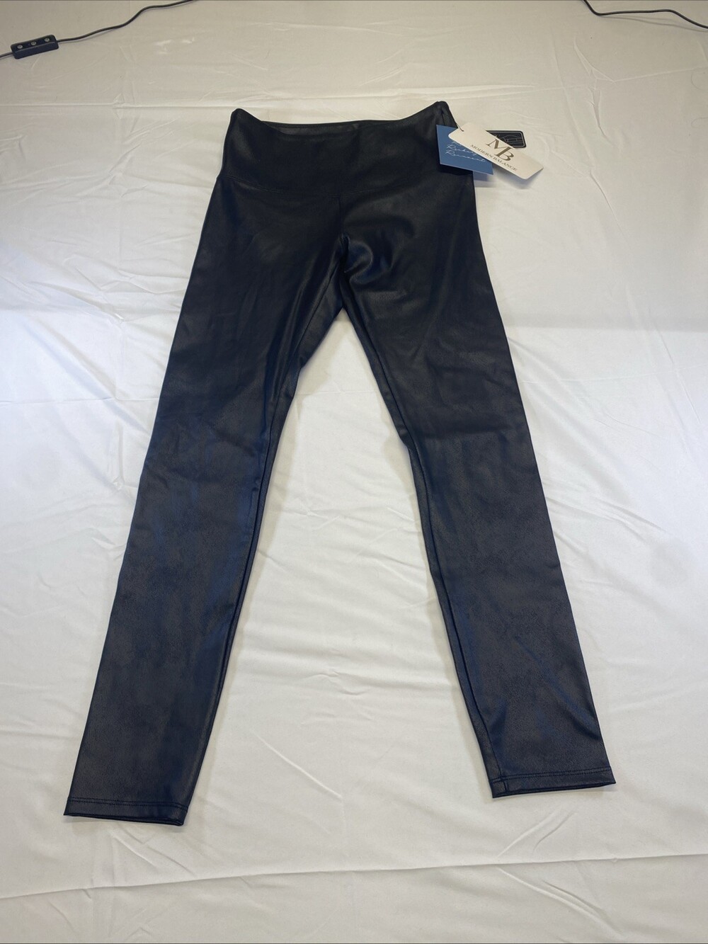 NWT Modern Balance NWT Women's Size M Faux Leather High Rise Leggings in Black